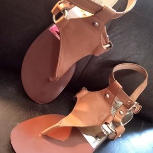 Vince Camuto Sz7 Leather And Gold Thong Sandals W Ankle Buckle